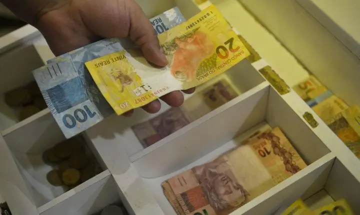 Caixa paga Bolsa Família a beneficiários com NIS de final 8
