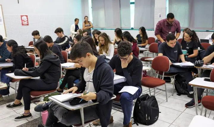 Educação financeira pode ser incluída no currículo escolar